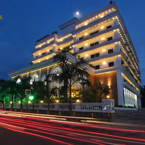 **** Hotel Seashore Residency India