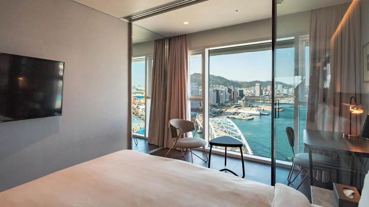 Lavalse Hotel Busan 4*,  South Korea