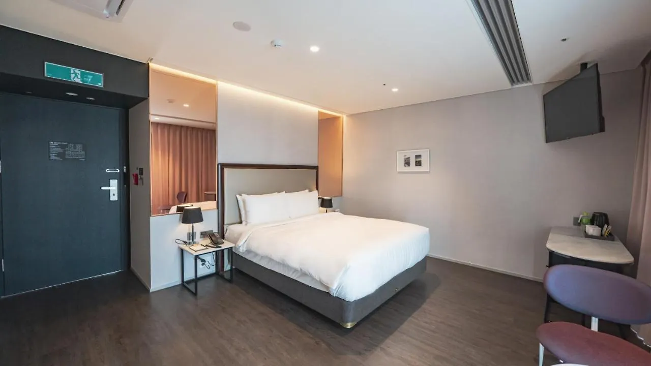 Lavalse Hotel Busan 4*,