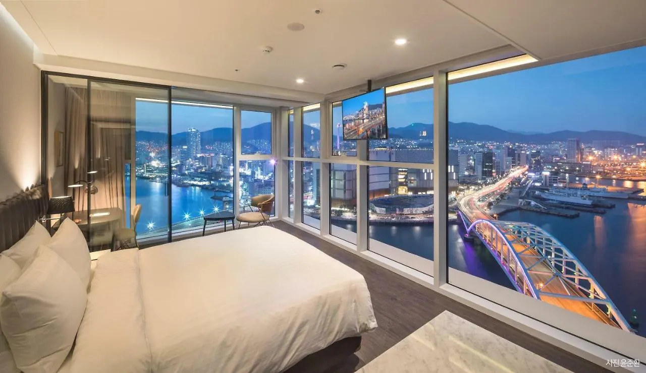 Lavalse Hotel Busan 4*,